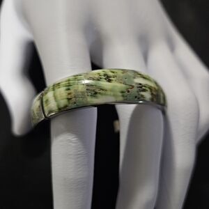 Green Stone Inlay Silver Tone Bracelet